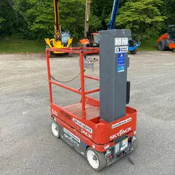 2017 Skyjack SJ12 Self-Propelled One-Person Lift