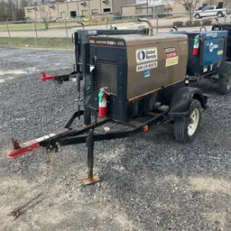 2019 Lincoln Electric VANTAGE 322 Welder