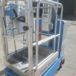 2016 Genie GR-20 Self-Propelled One-Person Lift