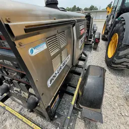 2021 Lincoln Electric VANTAGE 322 Welder