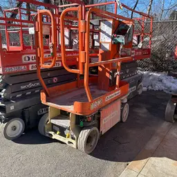 2013 JLG 1230ES Self-Propelled One-Person Lift