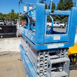 2017 Genie GS-3232 Scissor Lift