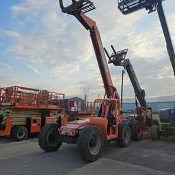 2014 SKYTRAK 8042 Forklift