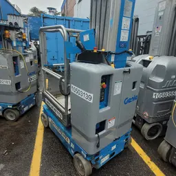 2016 Genie GR-20 Self-Propelled One-Person Lift