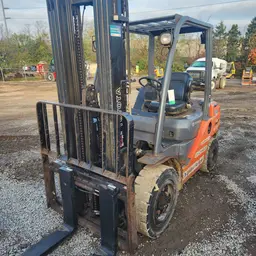 2018 Toyota 8FDU30 Warehouse Forklift