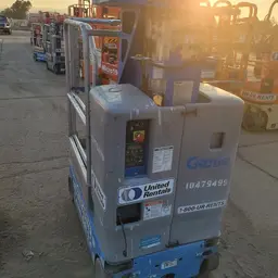 2016 Genie GR-12 Self-Propelled One-Person Lift