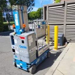2015 Genie GR-20 Self-Propelled One-Person Lift