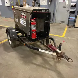 2019 Lincoln Electric VANTAGE 322 Welder