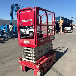 2018 MEC MICRO 19 Scissor Lift