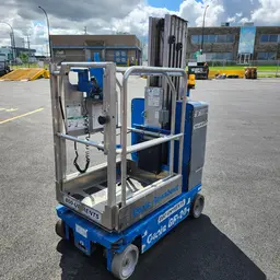 2018 Genie GR-20 Self-Propelled One-Person Lift