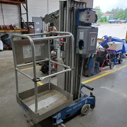 2018 Genie AWP30 Pusharound Lift