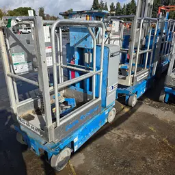 2016 Genie GR-12 Self-Propelled One-Person Lift