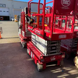 2017 MEC MICRO 19 Scissor Lift