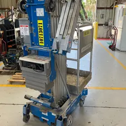 2018 Genie AWP-30SDC Pusharound Lift