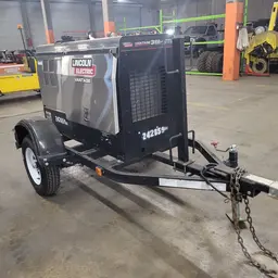 2019 Lincoln Electric VANTAGE 322 Welder