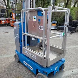 2017 Genie GR-20 Self-Propelled One-Person Lift