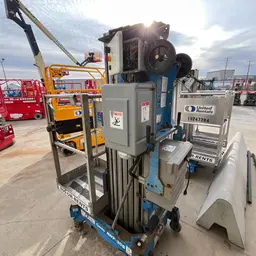 2015 Genie AWP-30SDC Pusharound Lift