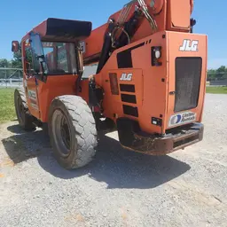 2016 SKYTRAK 8042 Forklift