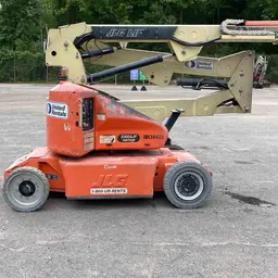 2013 JLG E400AJPN Articulating Boom Lift