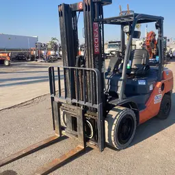 2017 Toyota 8FGU30 Warehouse Forklift