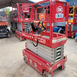 2018 MEC MICRO 19 Scissor Lift