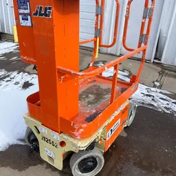 2018 JLG 1230ES Self-Propelled One-Person Lift