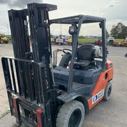2017 Toyota 8FGU25 Warehouse Forklift