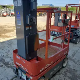 2016 Skyjack SJ16 Self-Propelled One-Person Lift