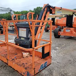 2015 JLG 800AJ Articulating Boom Lift
