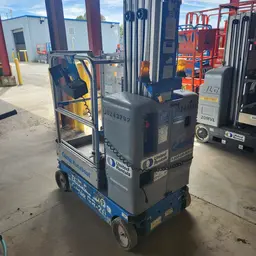 2014 Genie GR-20 Self-Propelled One-Person Lift