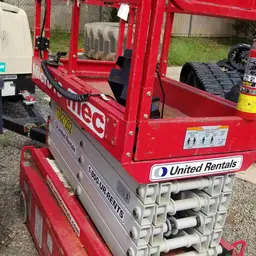2018 MEC MICRO 19 Scissor Lift