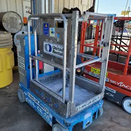 2015 Genie GR-20 Self-Propelled One-Person Lift