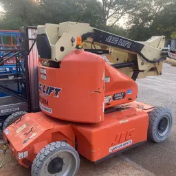 2013 JLG E400AJPN Articulating Boom Lift