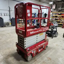 2018 MEC MICRO 19 Scissor Lift