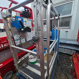 2016 Genie GR-20 Self-Propelled One-Person Lift