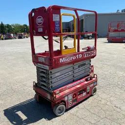 2018 MEC MICRO 19 Scissor Lift