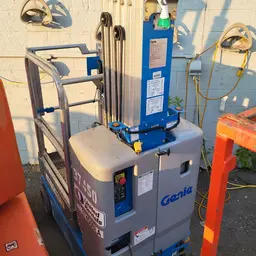 2016 Genie GR-20 Self-Propelled One-Person Lift