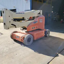 2013 JLG E400AN Articulating Boom Lift