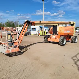 2015 JLG 800AJ Articulating Boom Lift