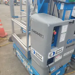 2016 Genie GR-12 Self-Propelled One-Person Lift