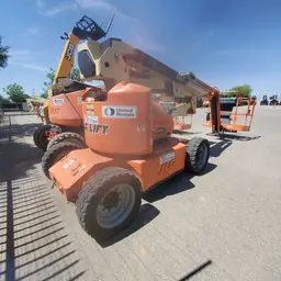 2014 JLG E450AJ Articulating Boom Lift