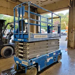 2017 Genie GS-3232 Scissor Lift