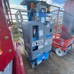 2015 Genie GR-12 Self-Propelled One-Person Lift