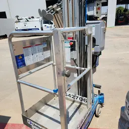 2017 Genie AWP-30SDC Pusharound Lift