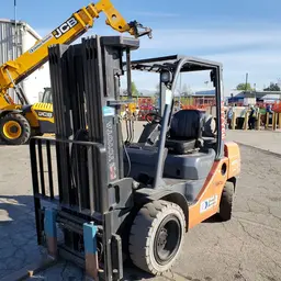 2016 Toyota 8FGU30 Warehouse Forklift
