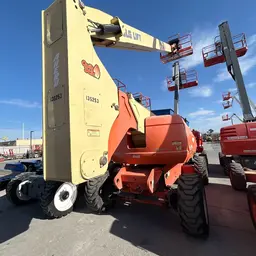 2014 JLG 800AJ Articulating Boom Lift