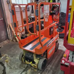 2016 JLG 1230ES Self-Propelled One-Person Lift
