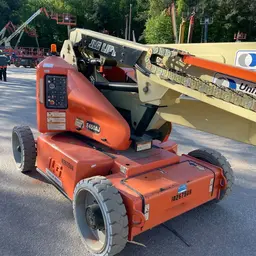 2014 JLG E450AJ Articulating Boom Lift