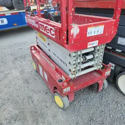 2017 MEC 1330SE Scissor Lift