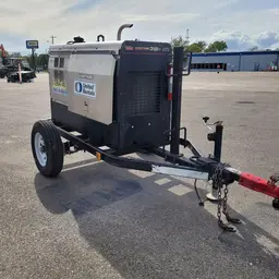2019 Lincoln Electric VANTAGE 322 Welder